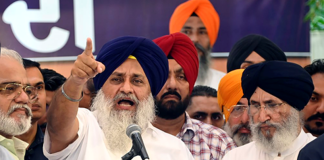 ਬਠਿੰਡਾ ’ਚ ਨਸ਼ਾ ਸਮੱਗਲਰਾਂ ਦੀ ਗੈਂਗਵਾਰ ਦੀ ਵੀਡੀਓ ਵਾਇਰਲ, ਸੁਖਬੀਰ ਬਾਦਲ ਨੇ ਸਰਕਾਰ ’ਤੇ ਵਿੰਨ੍ਹਿਆ ਨਿਸ਼ਾਨਾ