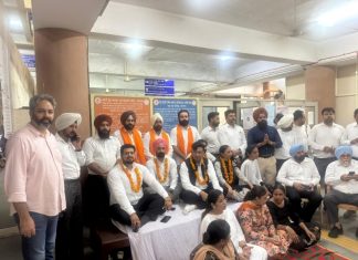 ਵਕੀਲਾਂ ਨੇ ਪੂਰੇ ਦਿਨ ਦੀ ਹੜਤਾਲ ਕਰਕੇ ਠੱਪ ਕੀਤਾ ਕਚਹਿਰੀਆਂ ਦਾ ਕੰਮਕਾਜ
