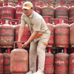 ਤਿਉਹਾਰਾਂ ਤੋਂ ਪਹਿਲਾਂ ਮਹਿੰਗਾਈ ਦਾ ਝਟਕਾ: LPG ਸਿਲੰਡਰ ਦੀਆਂ ਕੀਮਤਾਂ ‘ਚ ਹੋਇਆ ਵਾਧਾ